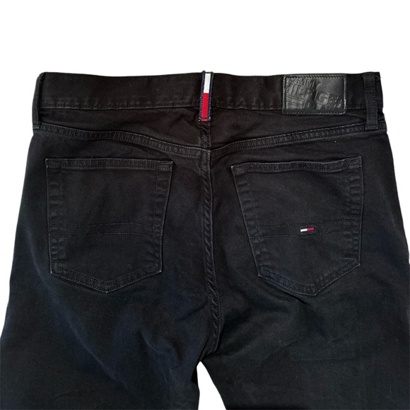 Tommy Hilfiger Men Athletic Tapered Jeans - Picture 4 of 7